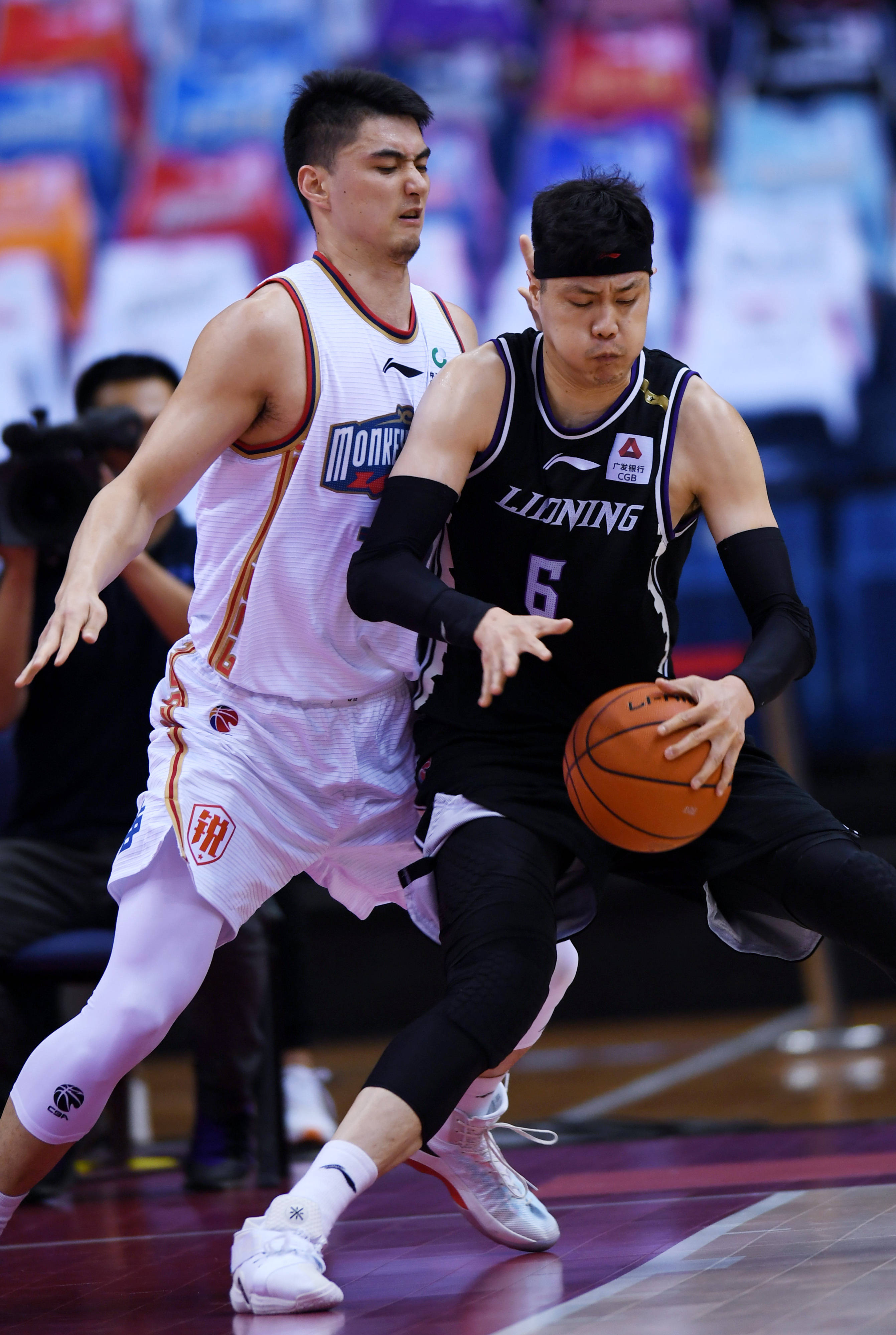 星郑钦文以 星郑钦文以